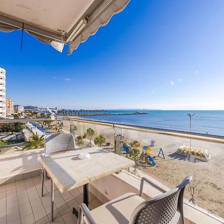 The Beachfront Apartment Durrës Esterno foto
