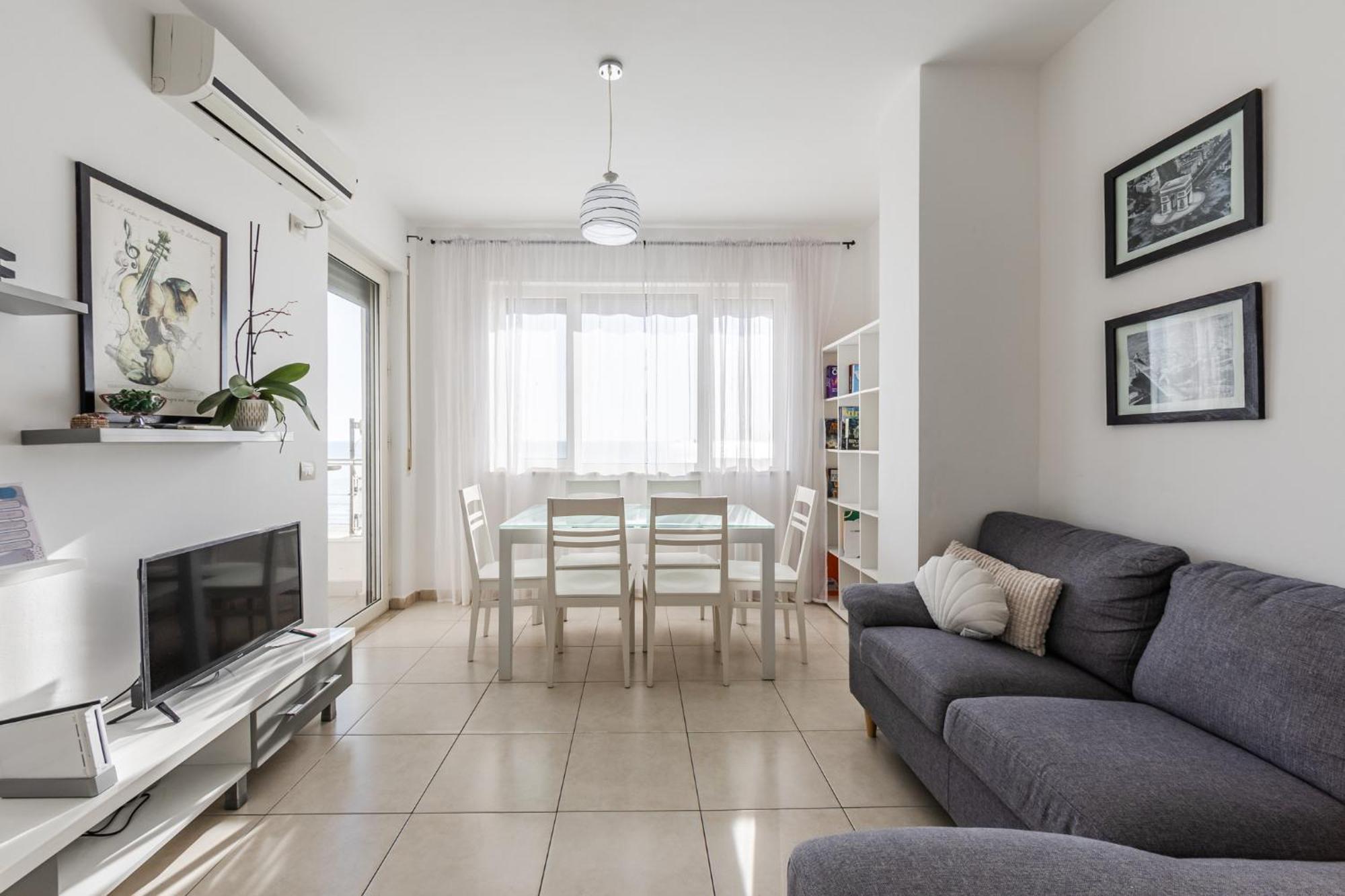 The Beachfront Apartment Durrës Esterno foto