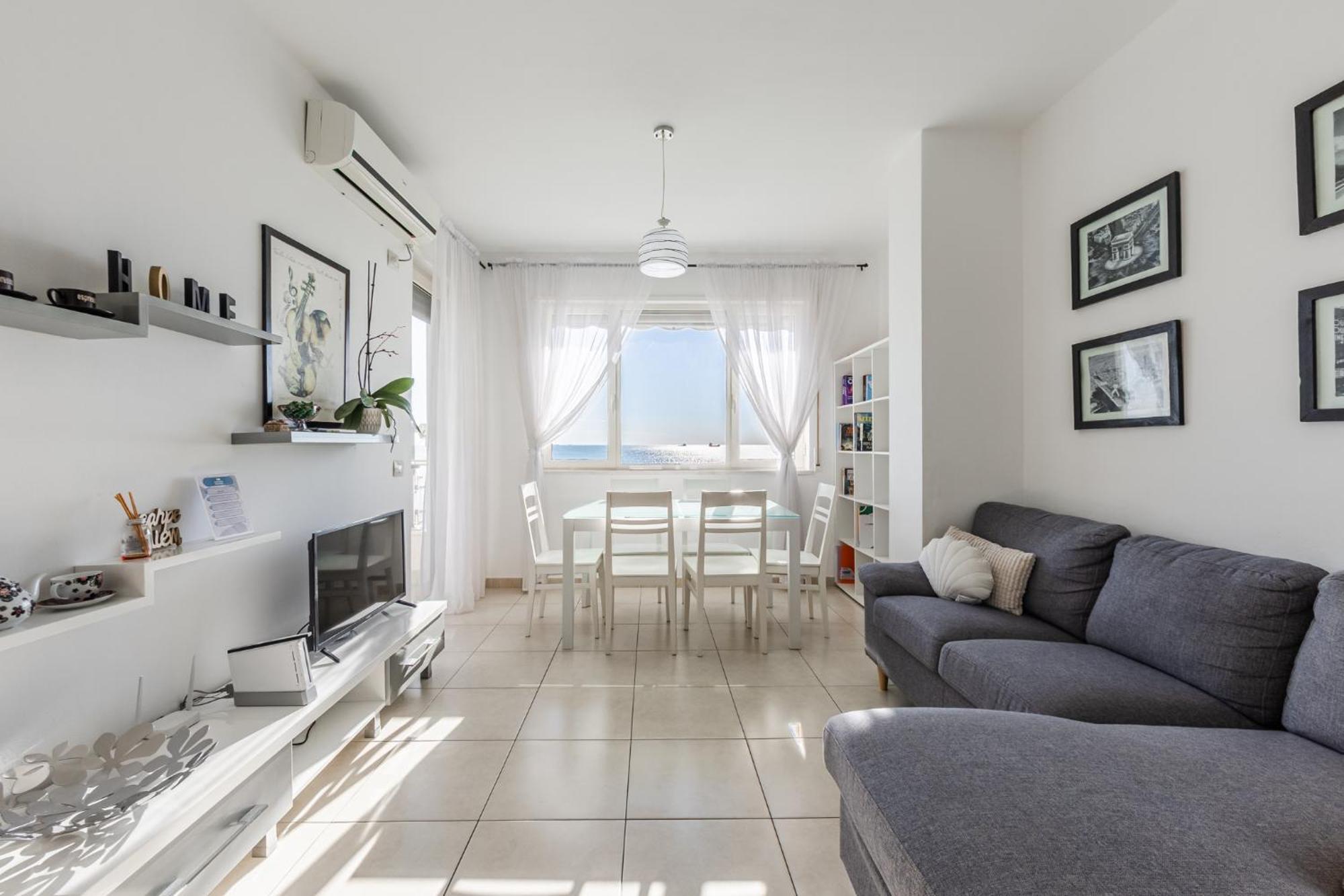 The Beachfront Apartment Durrës Esterno foto