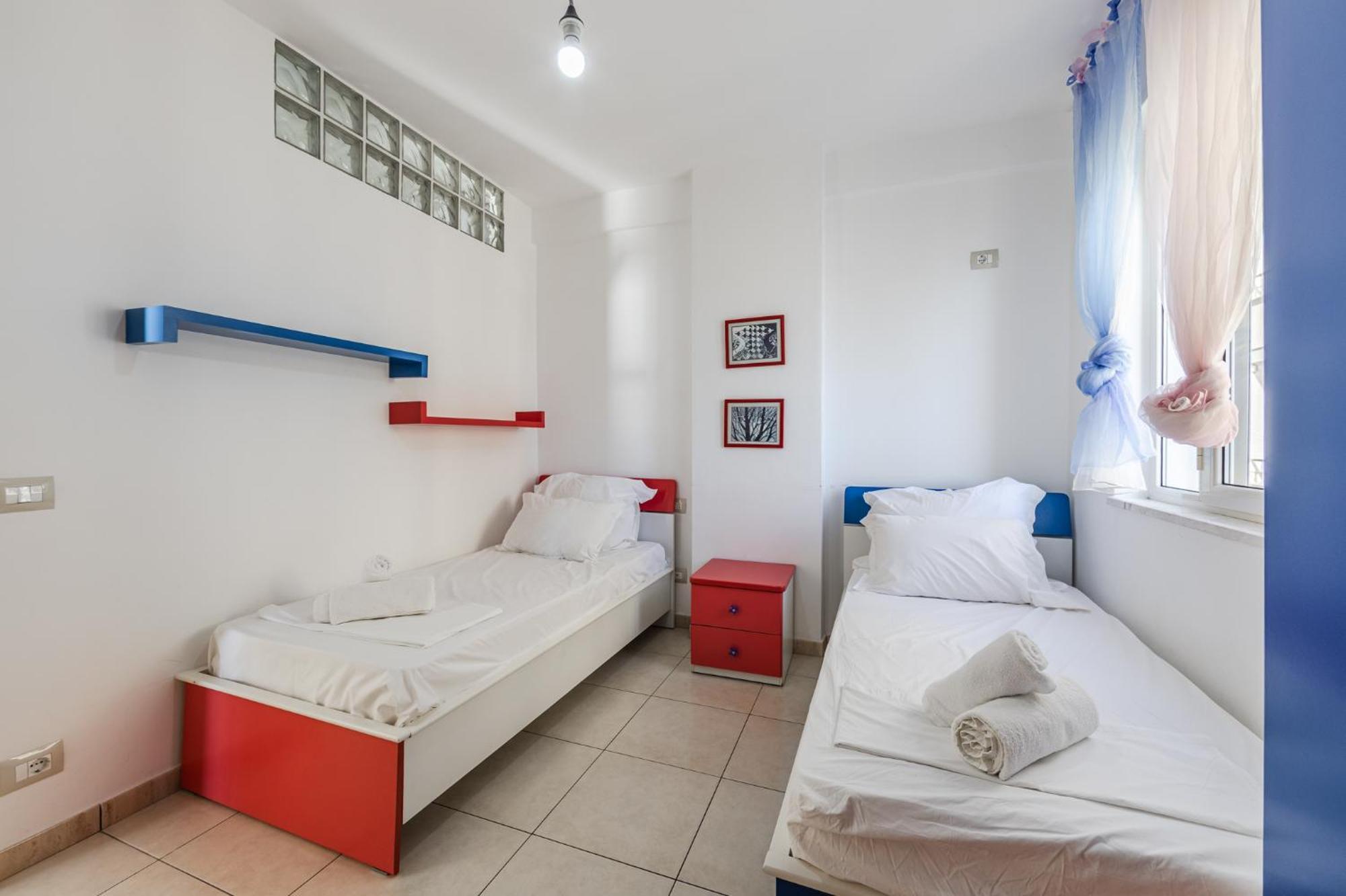 The Beachfront Apartment Durrës Esterno foto